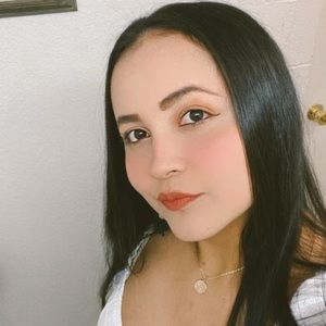 Meet your Posher, Stephany